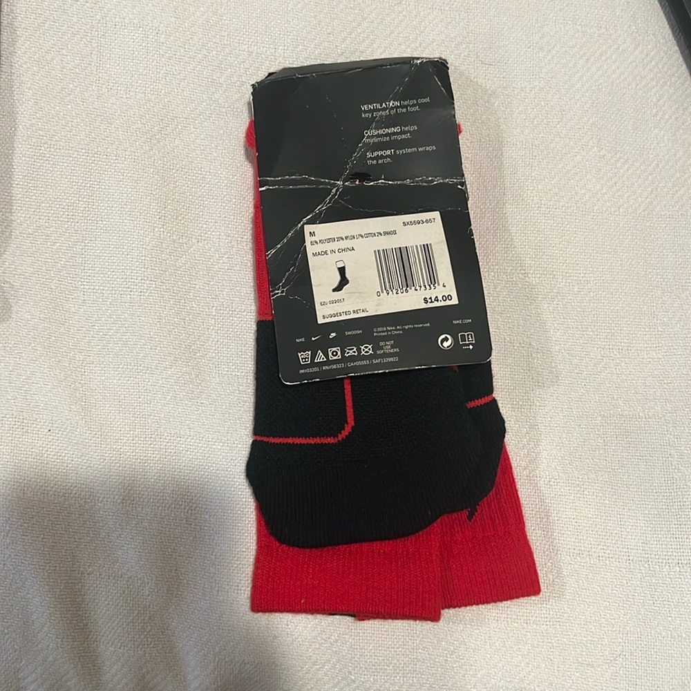 NWT Nike Elite socks - Picture 2 of 4